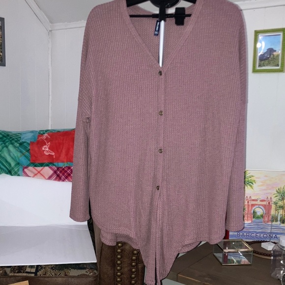 Tops - Involence Pink Knit shirt